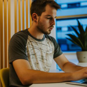Proč se mi ve WordPress nezobrazuje aktualizace stránky? Vyřešte tento problém jednoduše a rychle!